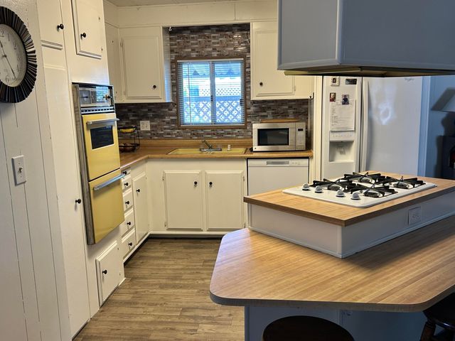 20350 Hole In One Dr Drive, 118, Redding, CA 96002