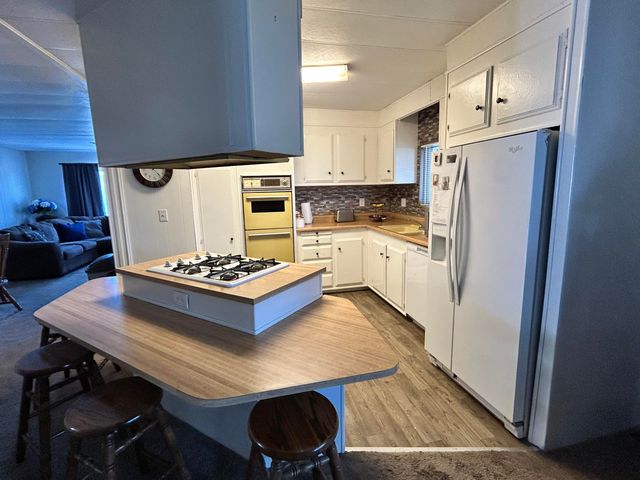 20350 Hole In One Dr Drive, 118, Redding, CA 96002