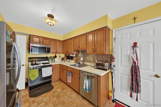 23553 Northport Drive, Clinton Township, MI 48036
