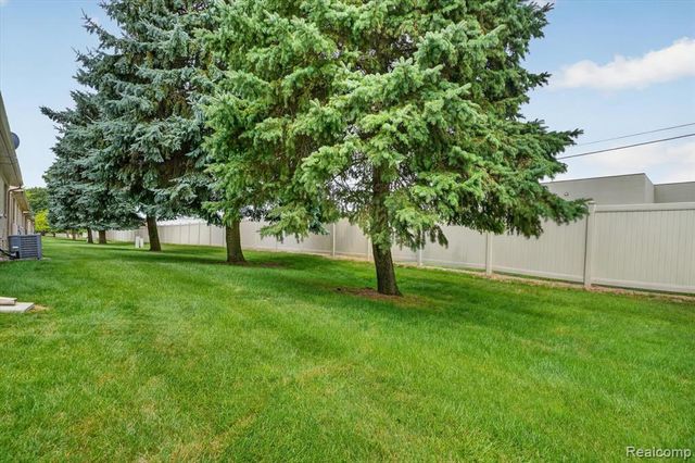 23553 Northport Drive, Clinton Township, MI 48036