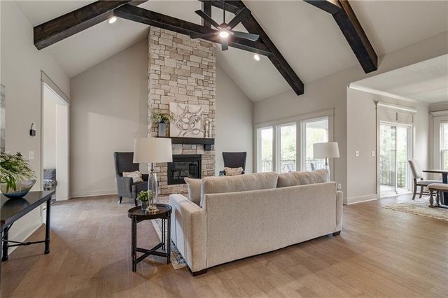 6034 Apache Drive, Shawnee, KS 66226