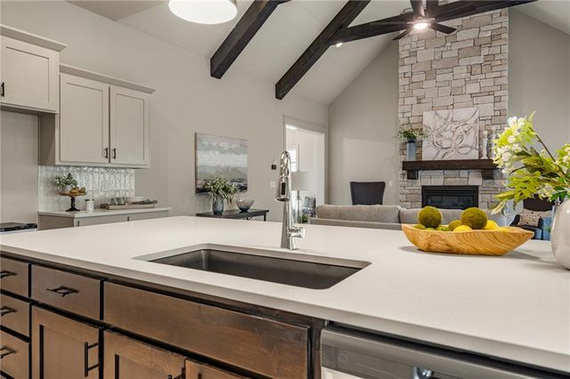 6034 Apache Drive, Shawnee, KS 66226