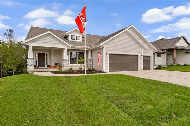 6034 Apache Drive, Shawnee, KS 66226