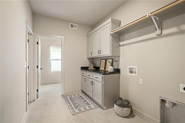6034 Apache Drive, Shawnee, KS 66226