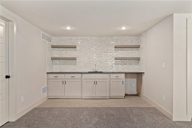 6034 Apache Drive, Shawnee, KS 66226