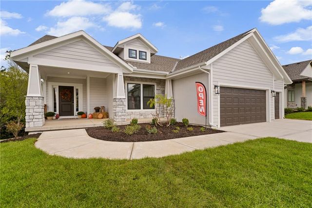 6034 Apache Drive, Shawnee, KS 66226