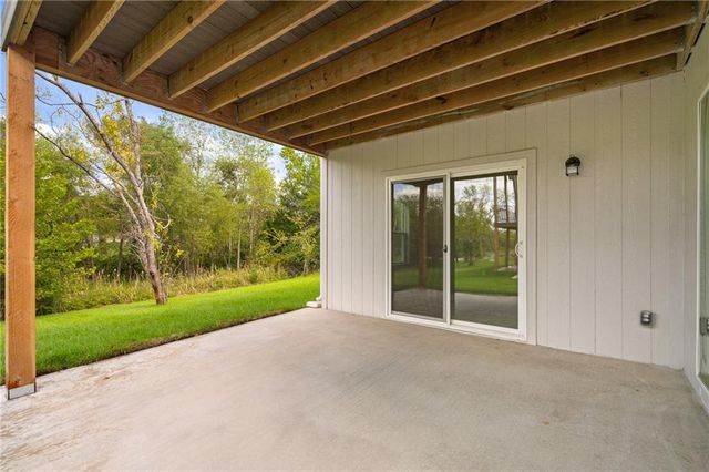 6034 Apache Drive, Shawnee, KS 66226