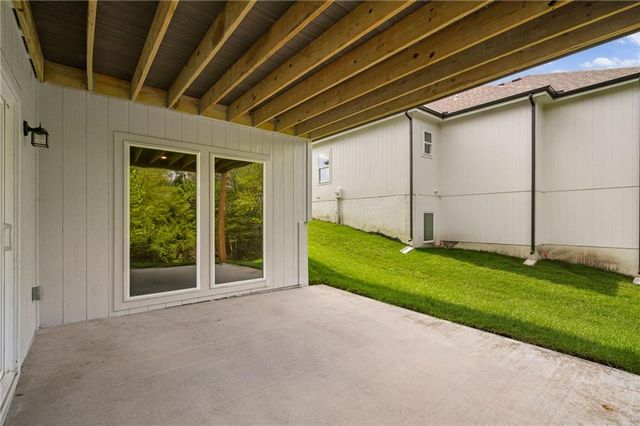 6034 Apache Drive, Shawnee, KS 66226
