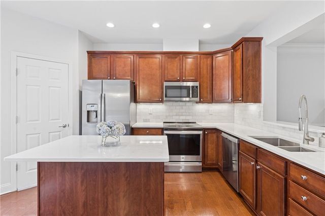 1881 Ridgemont Lane, Decatur, GA 30033