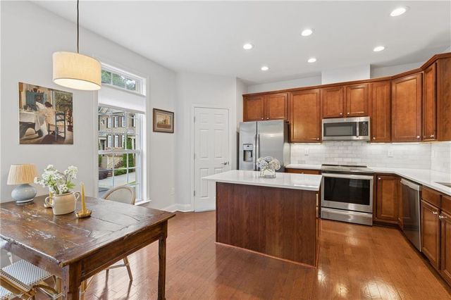 1881 Ridgemont Lane, Decatur, GA 30033