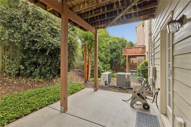 1881 Ridgemont Lane, Decatur, GA 30033