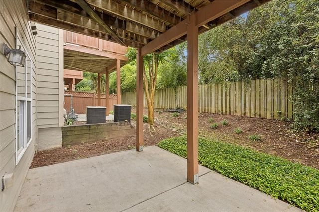 1881 Ridgemont Lane, Decatur, GA 30033