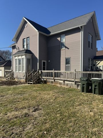 212 E 10th Street, Sterling, IL 61081