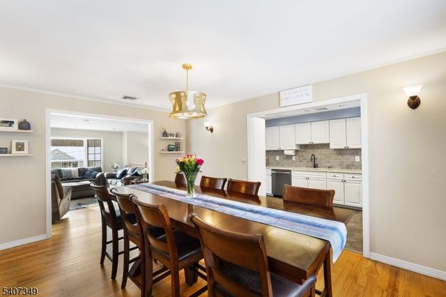 7 Mulberry Ln, Hampton Twp., NJ 07860