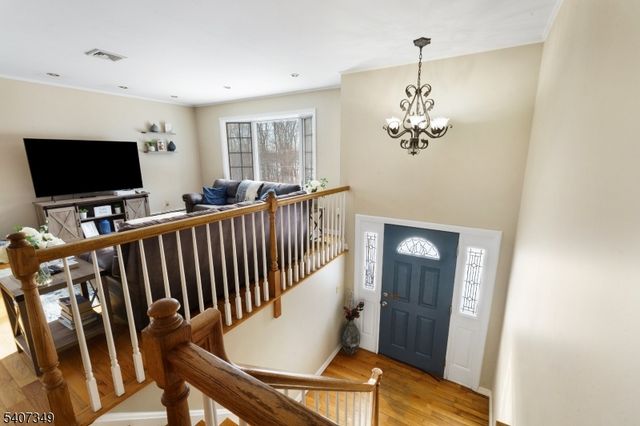 7 Mulberry Ln, Hampton Twp., NJ 07860