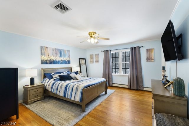 7 Mulberry Ln, Hampton Twp., NJ 07860