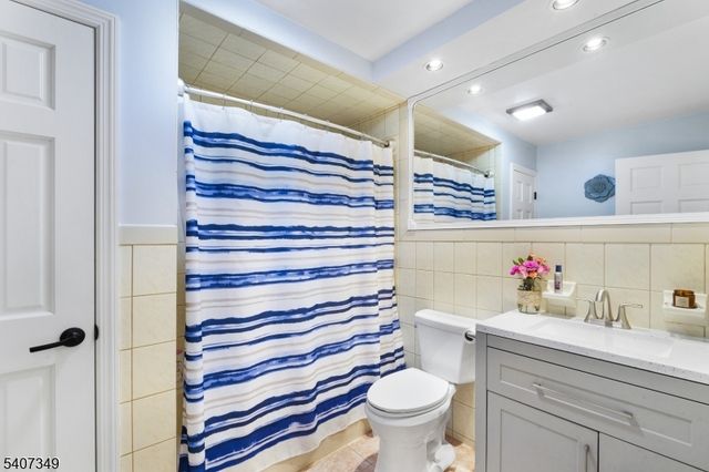 7 Mulberry Ln, Hampton Twp., NJ 07860