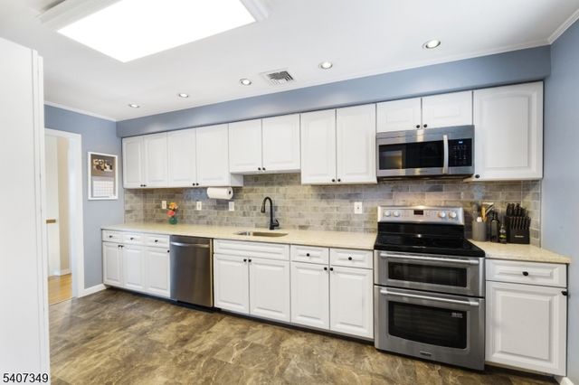 7 Mulberry Ln, Hampton Twp., NJ 07860