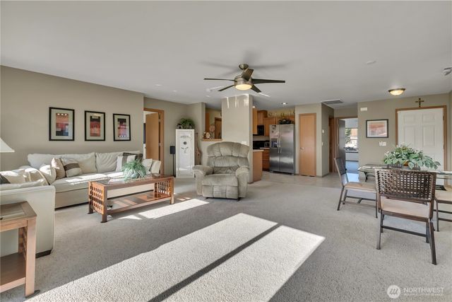 1013 Riddell Avenue NE, Orting, WA 98360