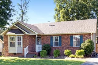 1207 Ledbury Dr, Smyrna, TN 37167