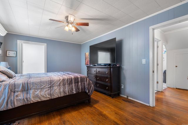 402 Crestwood St, Hot Springs, AR 71913