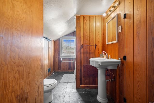 402 Crestwood St, Hot Springs, AR 71913