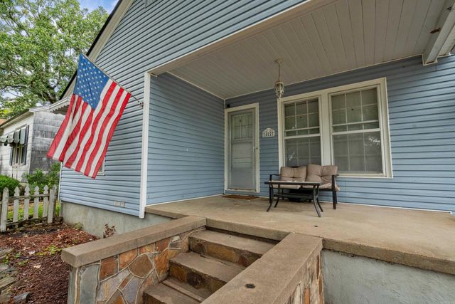 402 Crestwood St, Hot Springs, AR 71913