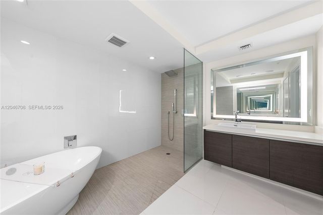 330 Sunny Isles Blvd 5-1708, Sunny Isles Beach, FL 33160