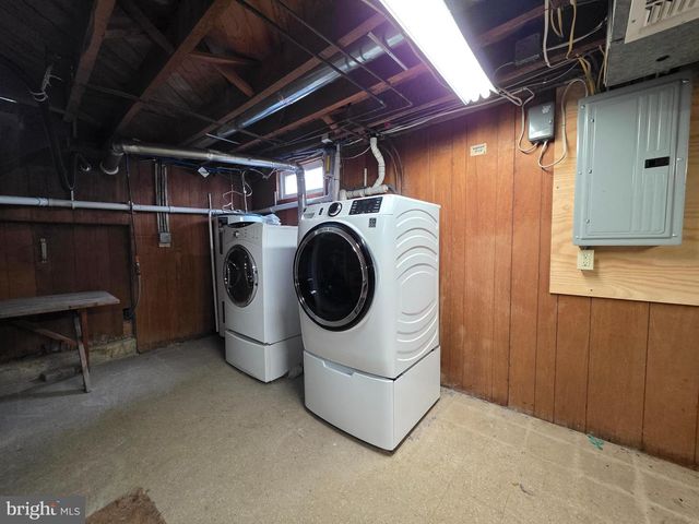 321 PFAUTZ HILL RD, Stevens, PA 17578