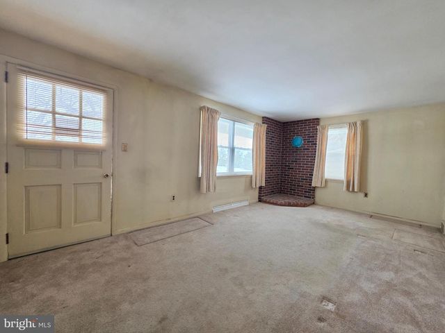 321 PFAUTZ HILL RD, Stevens, PA 17578