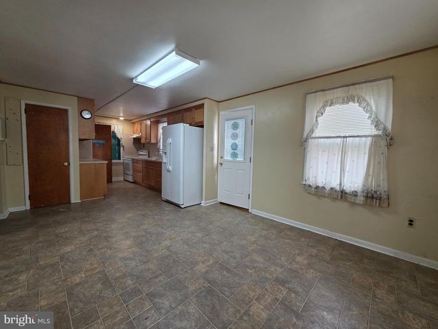321 PFAUTZ HILL RD, Stevens, PA 17578