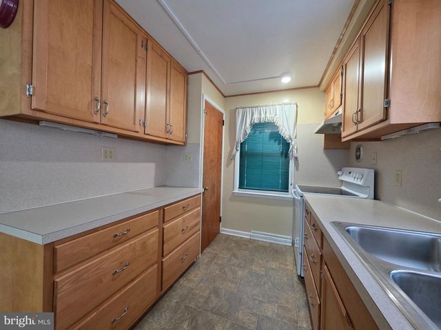 321 PFAUTZ HILL RD, Stevens, PA 17578