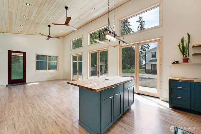 196 Nolton Road, Nordland, WA 98358