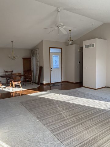 35 Madison Circle 0, Davenport, IA 52806