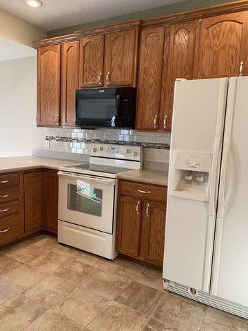 35 Madison Circle 0, Davenport, IA 52806