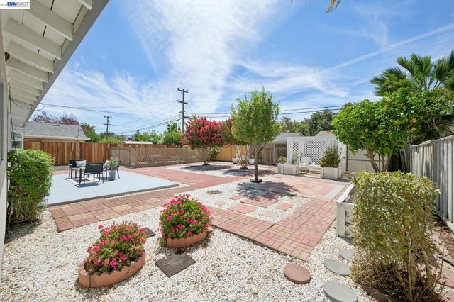 8231 Cardiff Dr, Dublin, CA 94568