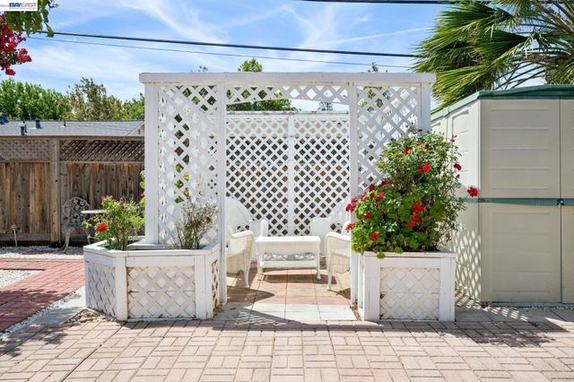 8231 Cardiff Dr, Dublin, CA 94568