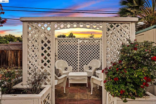 8231 Cardiff Dr, Dublin, CA 94568