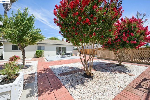 8231 Cardiff Dr, Dublin, CA 94568