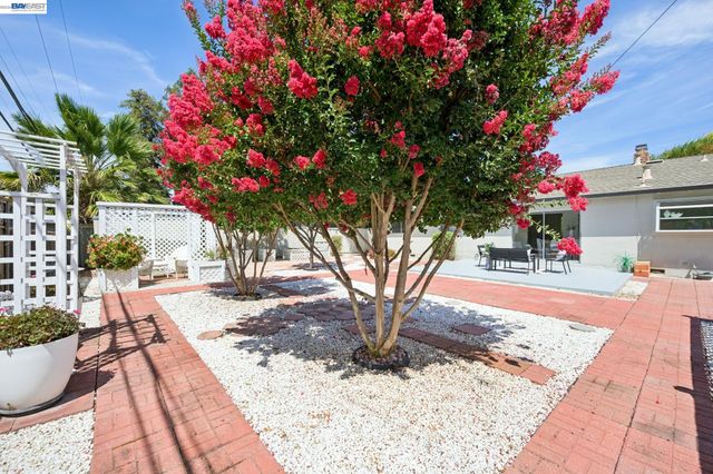 8231 Cardiff Dr, Dublin, CA 94568