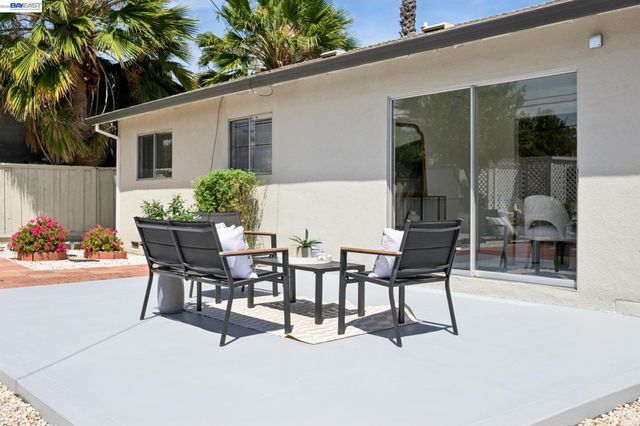 8231 Cardiff Dr, Dublin, CA 94568