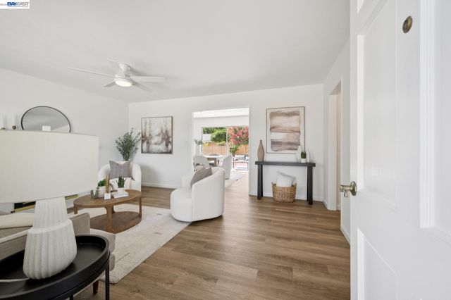 8231 Cardiff Dr, Dublin, CA 94568