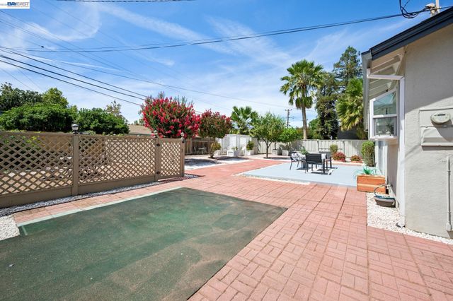 8231 Cardiff Dr, Dublin, CA 94568