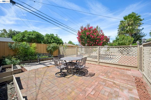 8231 Cardiff Dr, Dublin, CA 94568