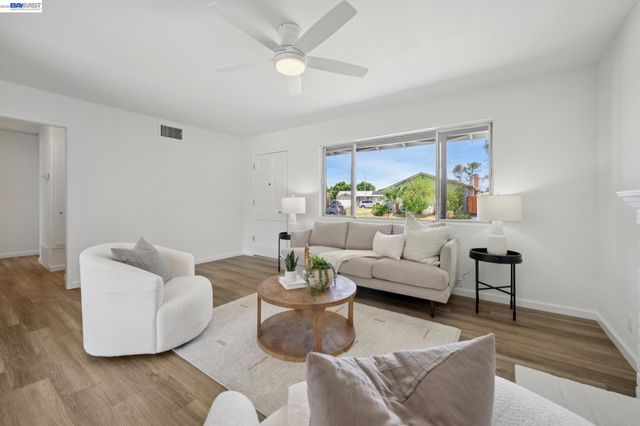 8231 Cardiff Dr, Dublin, CA 94568