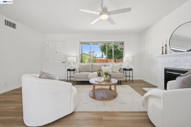 8231 Cardiff Dr, Dublin, CA 94568