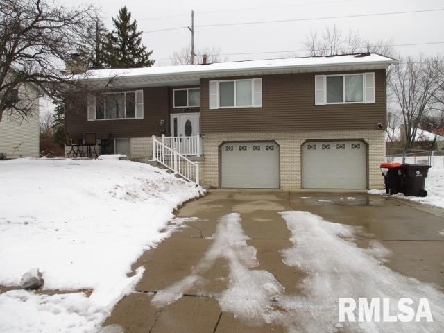 7120 N MANNING Drive, Peoria, IL 61614