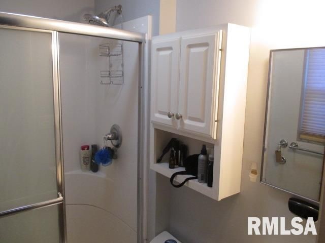 7120 N MANNING Drive, Peoria, IL 61614