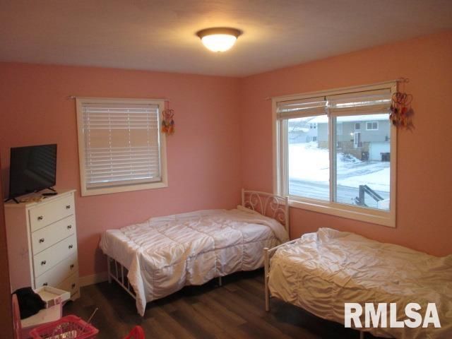 7120 N MANNING Drive, Peoria, IL 61614