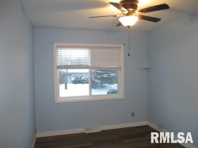 7120 N MANNING Drive, Peoria, IL 61614